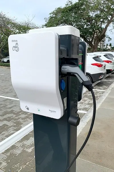 Punto de recarga para vehículo eléctrico de tipo wallbox