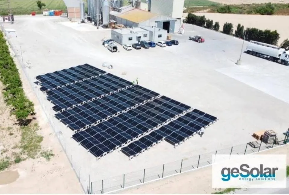 Camp solar en planta industrial